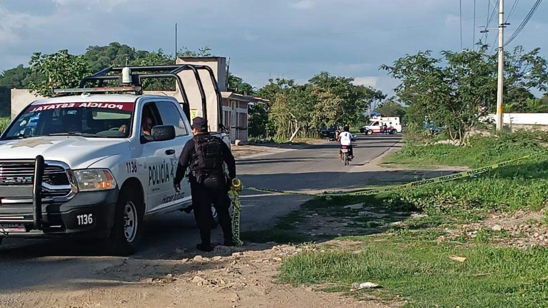 El cuerpo sin vida de un hombre fue encontrado sobre la carretera Izúcar de Matamoros-San Juan Epatlán